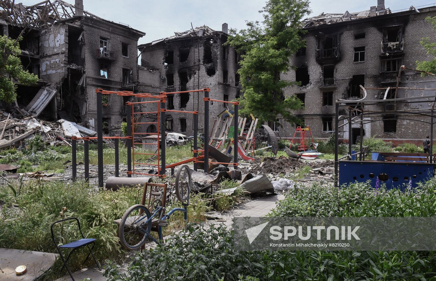 DPR Russia Ukraine Military Operation Daily Life