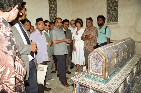 Malaysia Week in Uzbek SSR