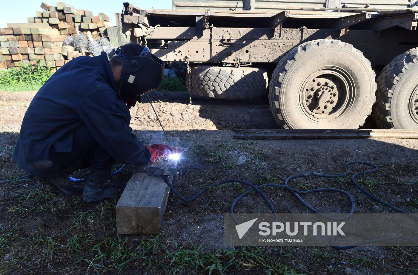 Ukraine Russia Military Operation Equipment Maintenance