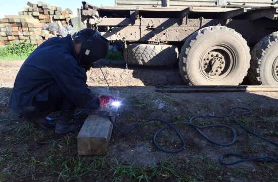 Ukraine Russia Military Operation Equipment Maintenance