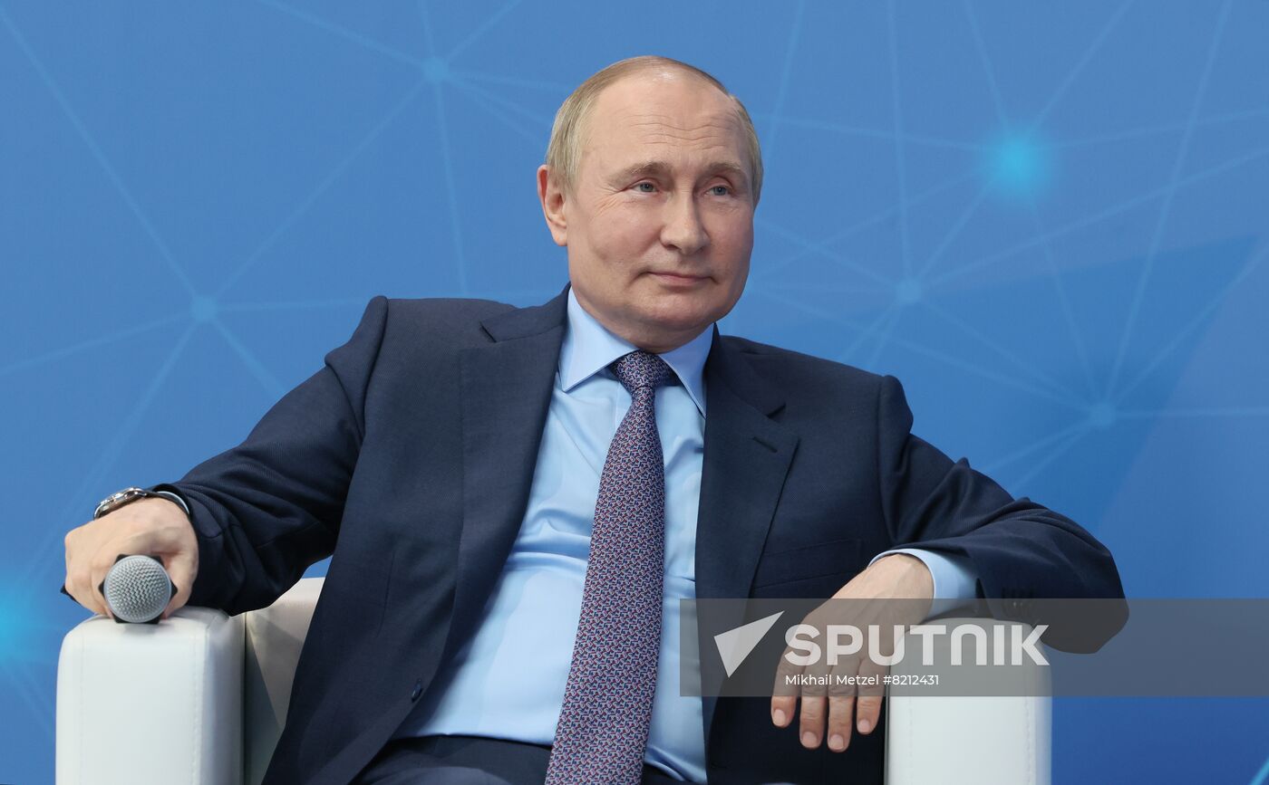 Russia Putin SPIEF Youth Participants