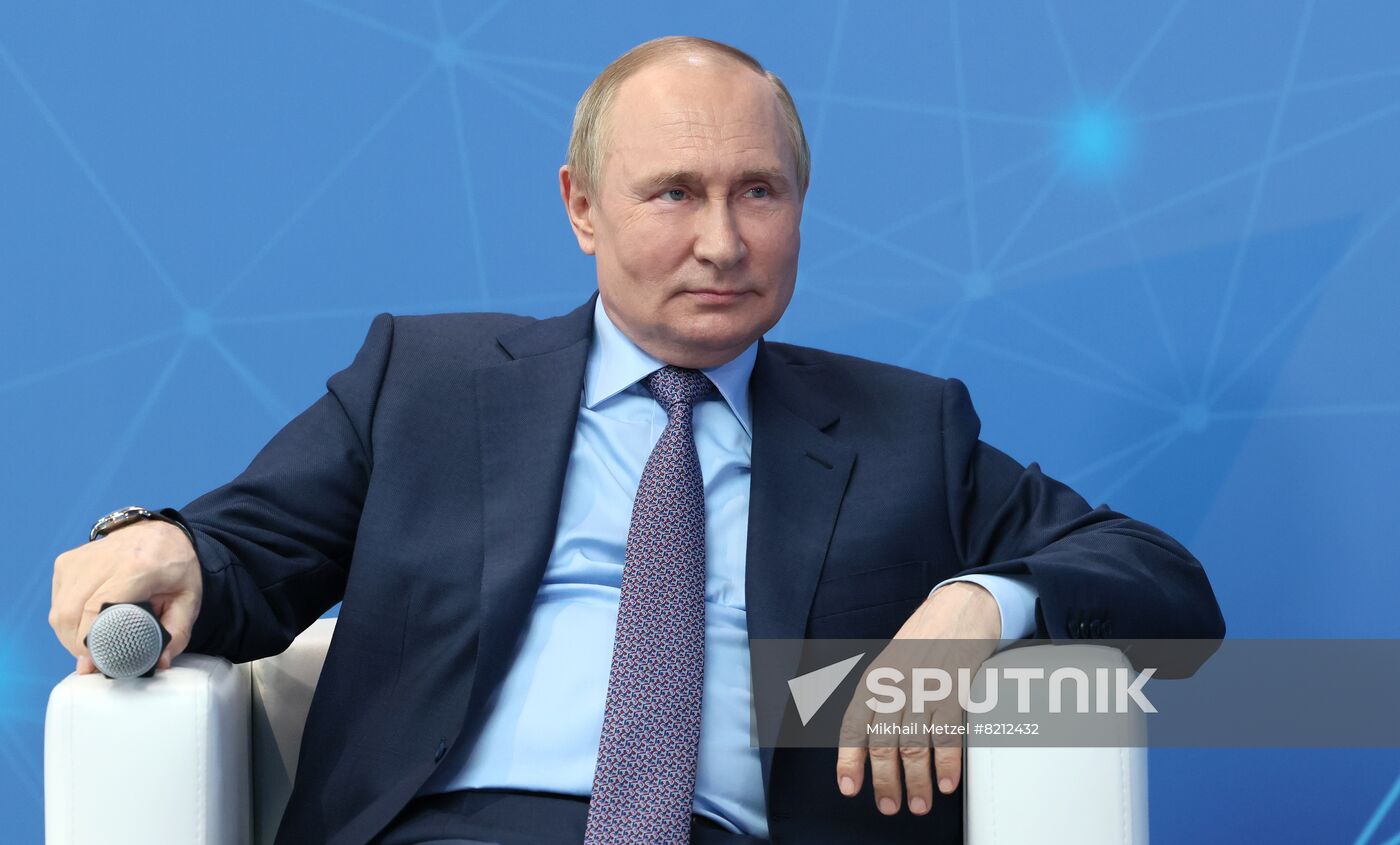 Russia Putin SPIEF Youth Participants