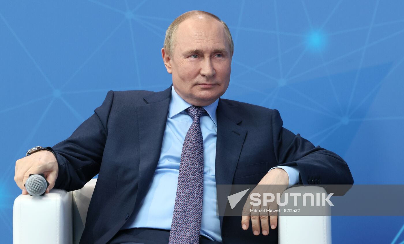 Russia Putin SPIEF Youth Participants