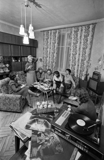 Alevtina Sheludyakova, leader of assemblers' team at Svetlana PLC