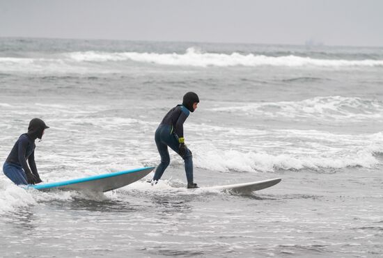 Russia Surfing