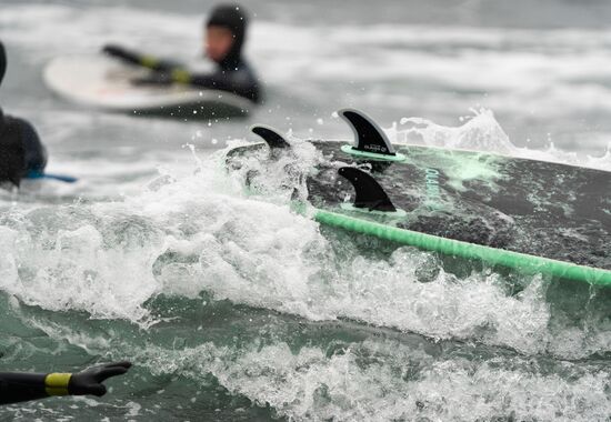 Russia Surfing