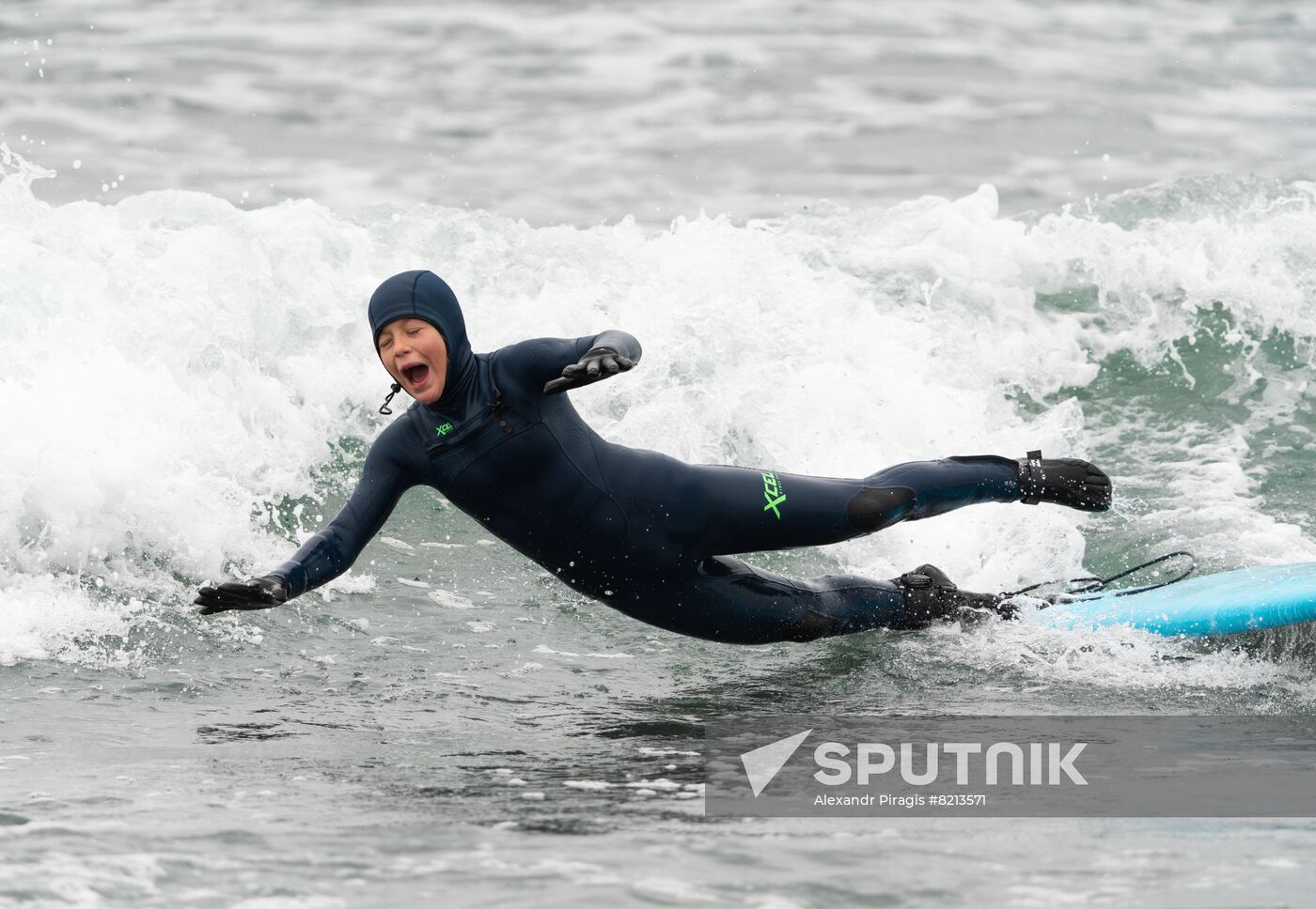 Russia Surfing
