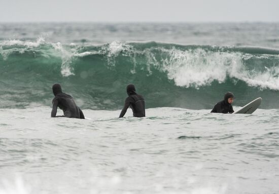 Russia Surfing