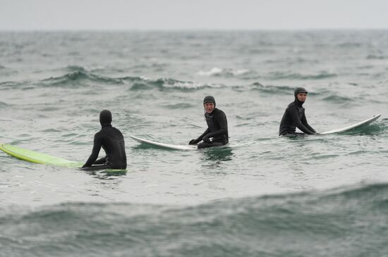 Russia Surfing