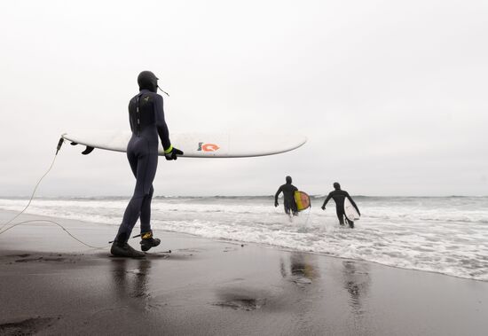 Russia Surfing