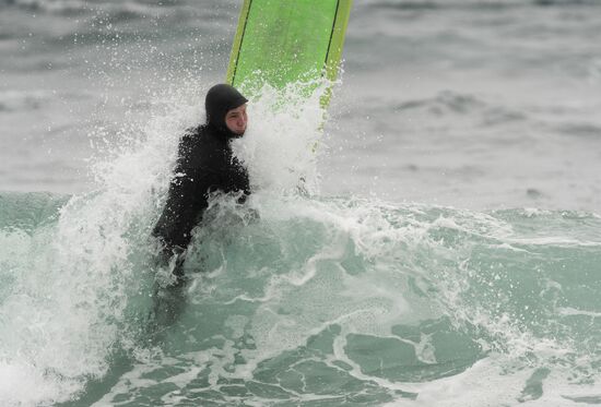 Russia Surfing