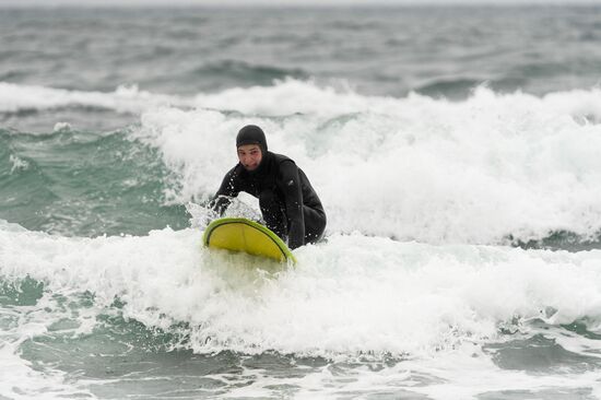 Russia Surfing