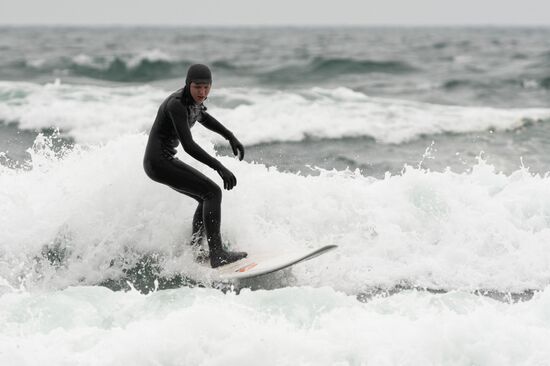 Russia Surfing