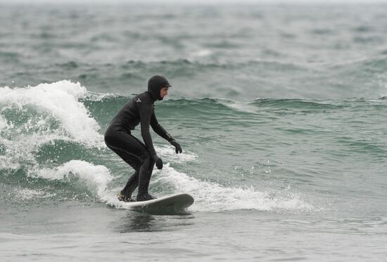 Russia Surfing