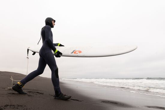 Russia Surfing