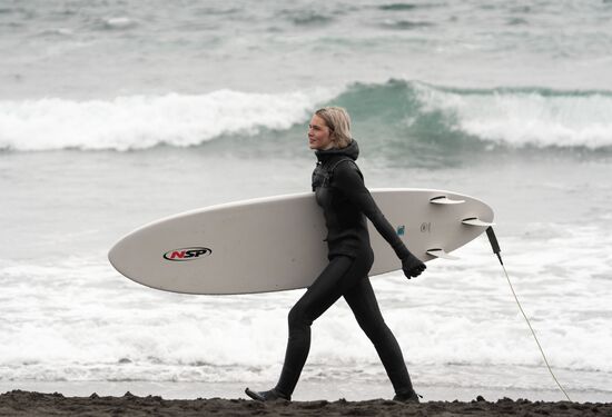 Russia Surfing