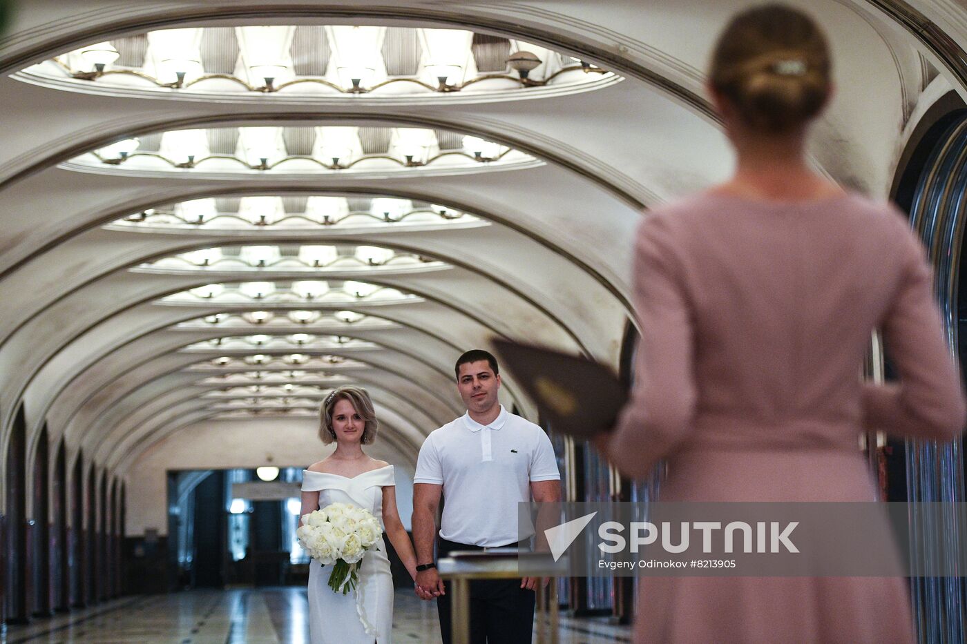 Russia Day Metro Wedding