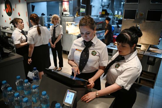 New Vkusno I Tocka (Tasty and That's It) fast-food chain opens in Moscow