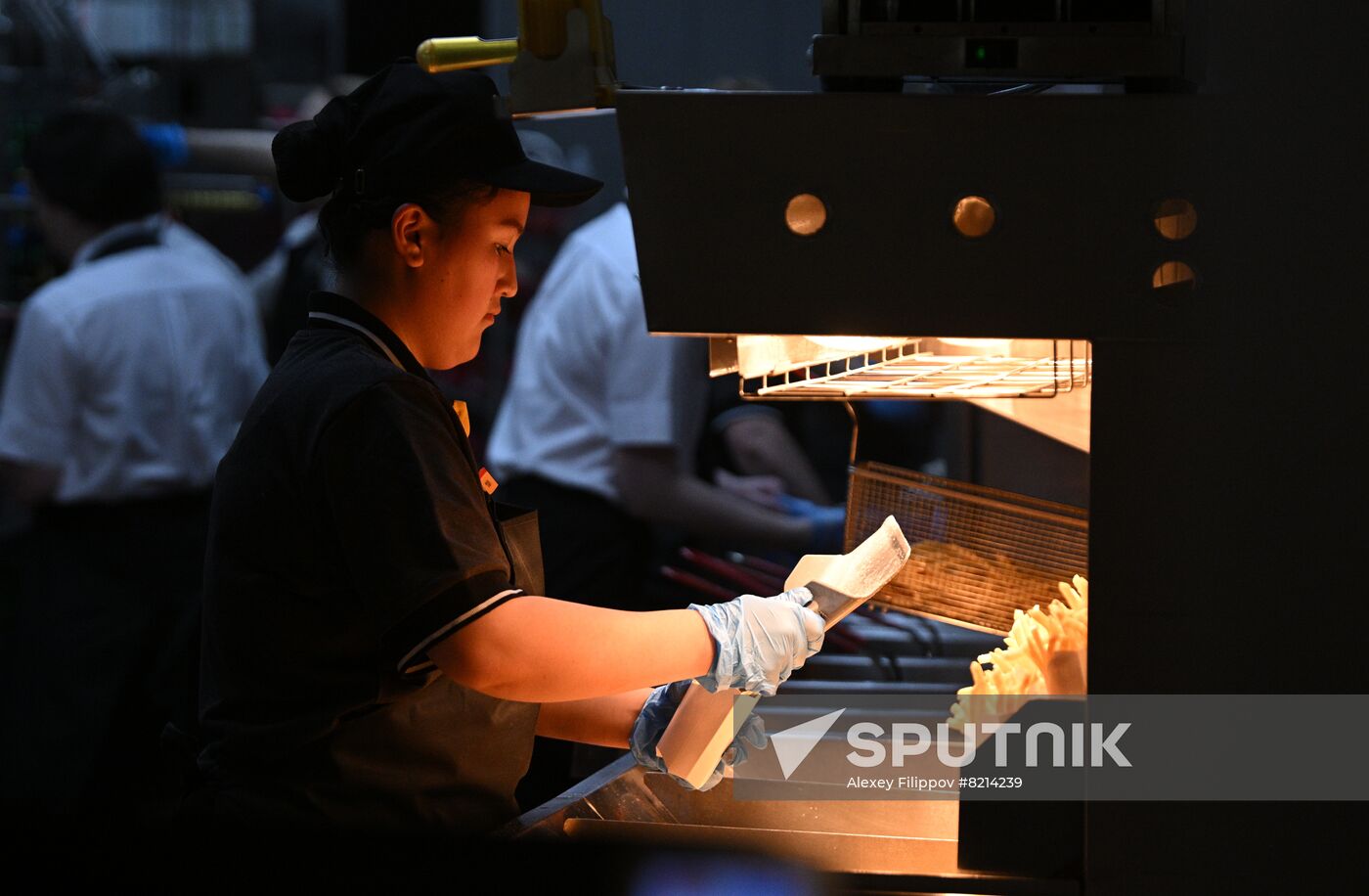 New Vkusno I Tocka (Tasty and That's It) fast-food chain opens in Moscow