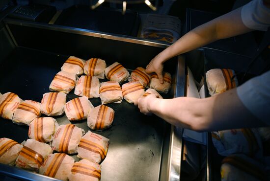 New Vkusno I Tocka (Tasty and That's It) fast-food chain opens in Moscow