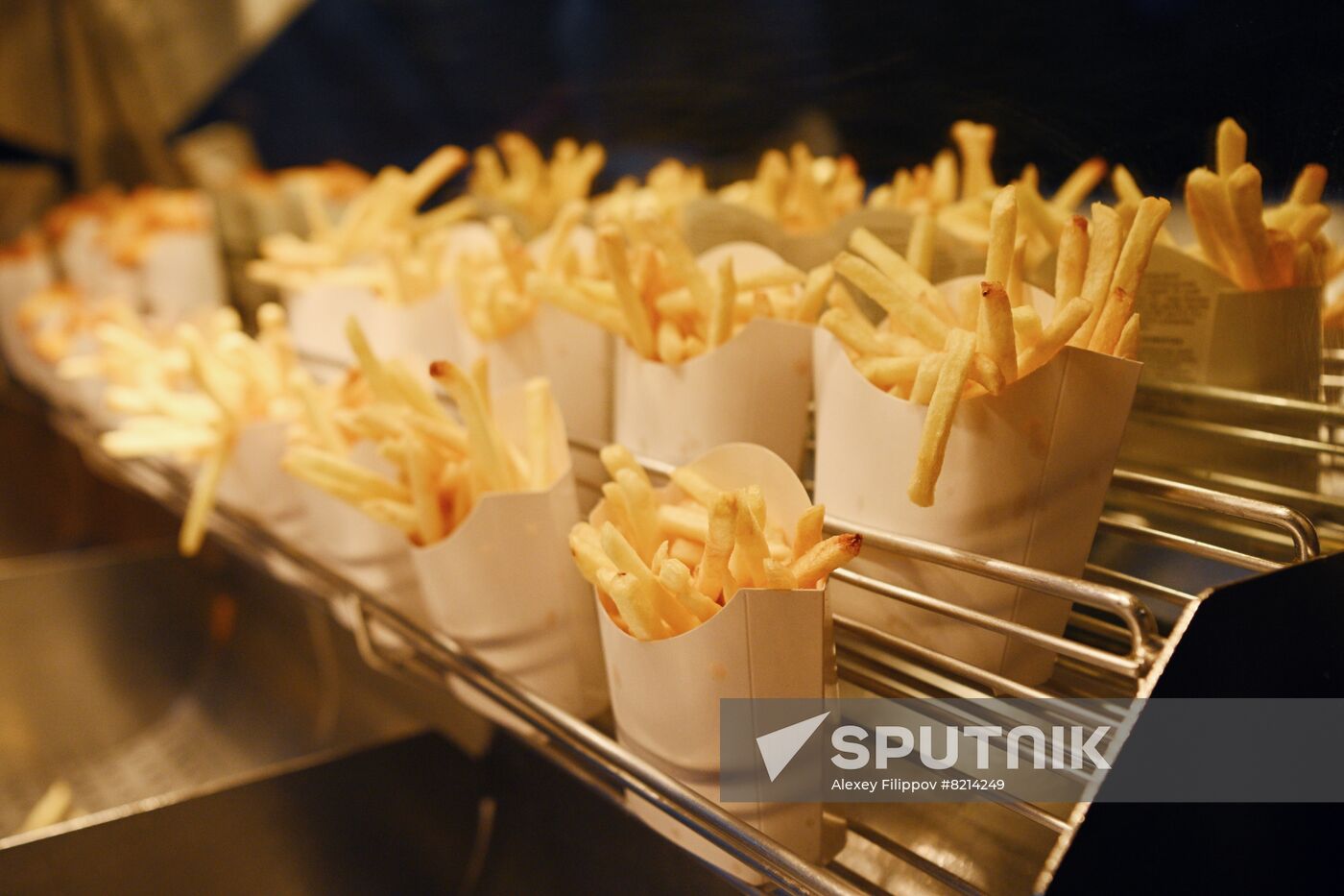 New Vkusno I Tocka (Tasty and That's It) fast-food chain opens in Moscow