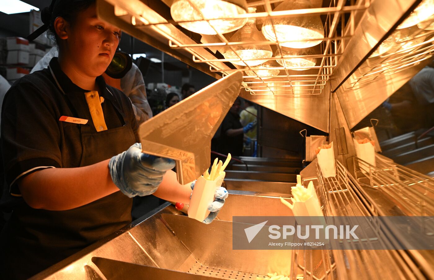 New Vkusno I Tocka (Tasty and That's It) fast-food chain opens in Moscow