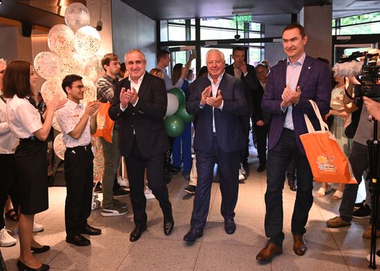 New Vkusno I Tocka (Tasty and That's It) fast-food chain opens in Moscow