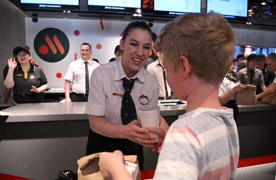 New Vkusno I Tocka (Tasty and That's It) fast-food chain opens in Moscow