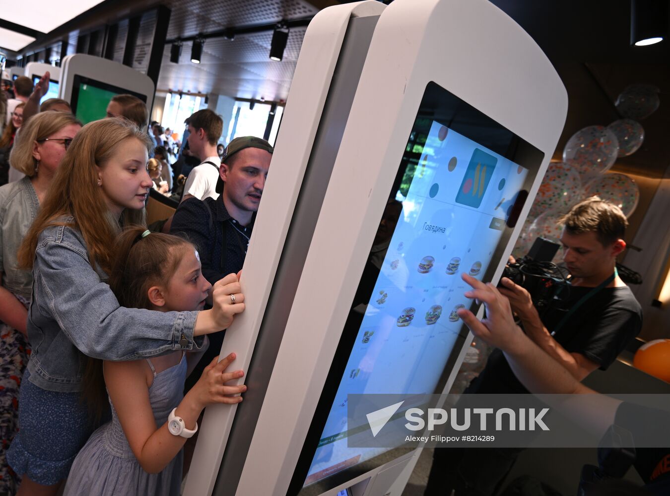 New Vkusno I Tocka (Tasty and That's It) fast-food chain opens in Moscow