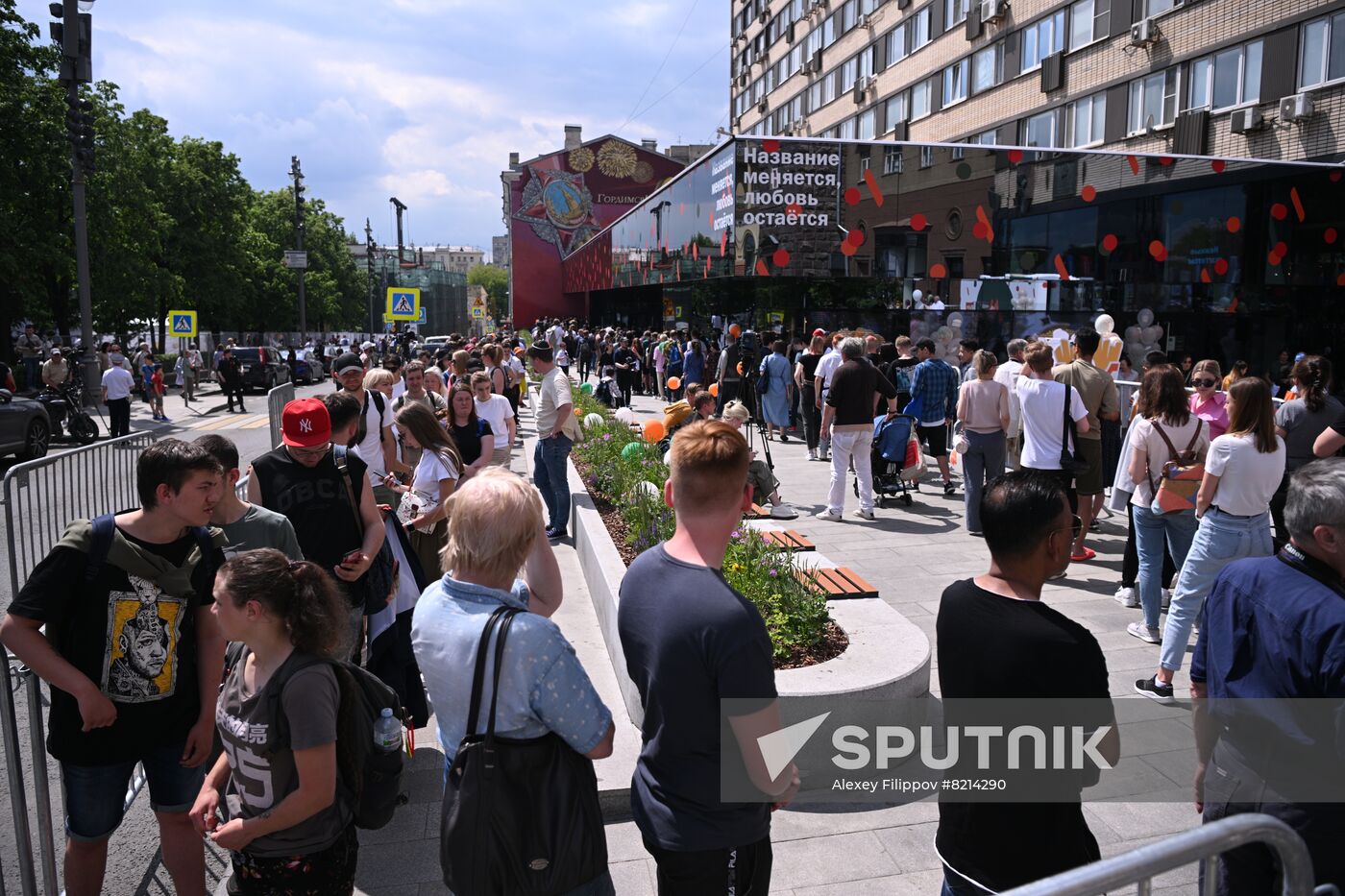 New Vkusno I Tocka (Tasty and That's It) fast-food chain opens in Moscow