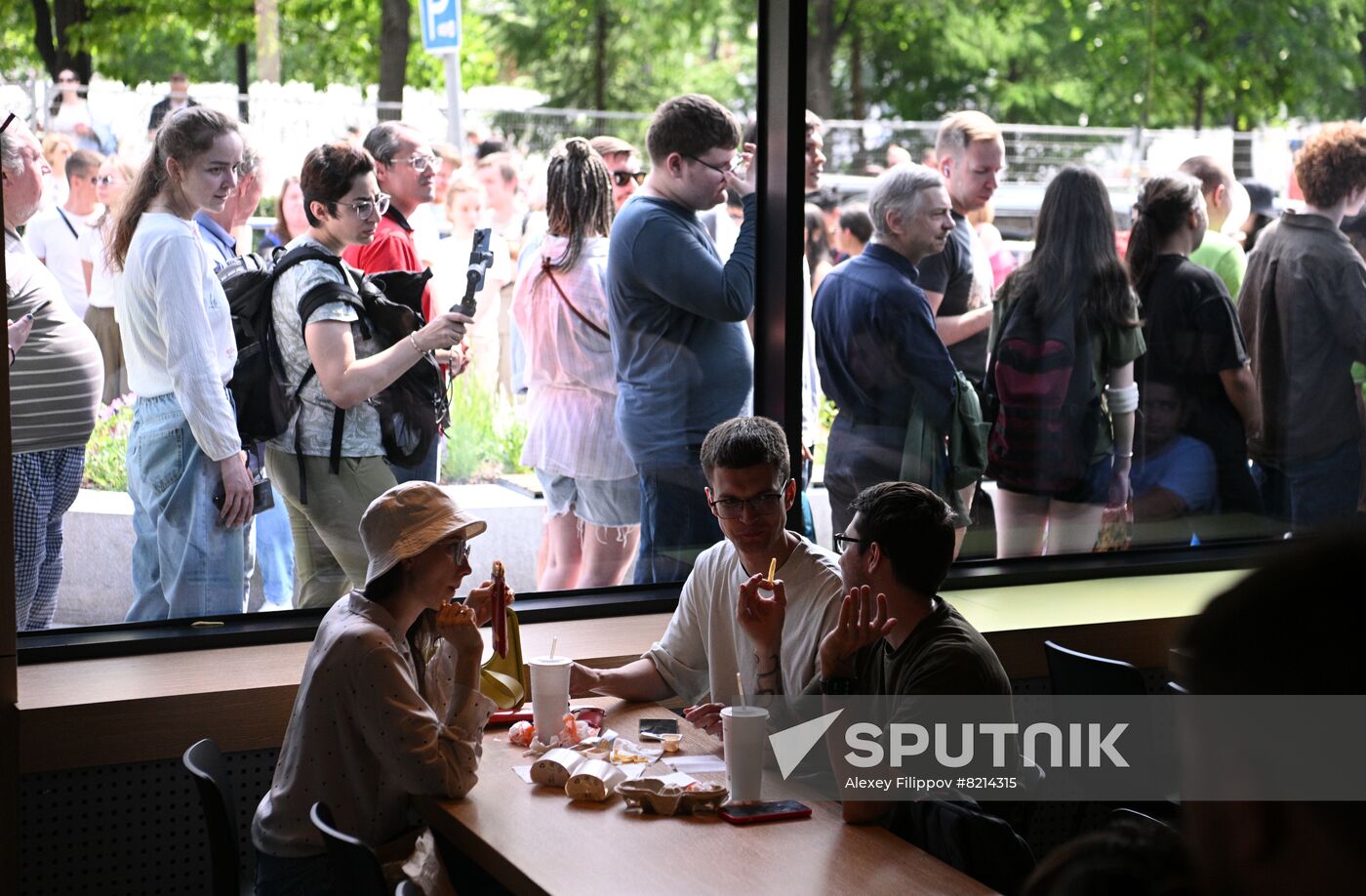 New Vkusno I Tocka (Tasty and That's It) fast-food chain opens in Moscow