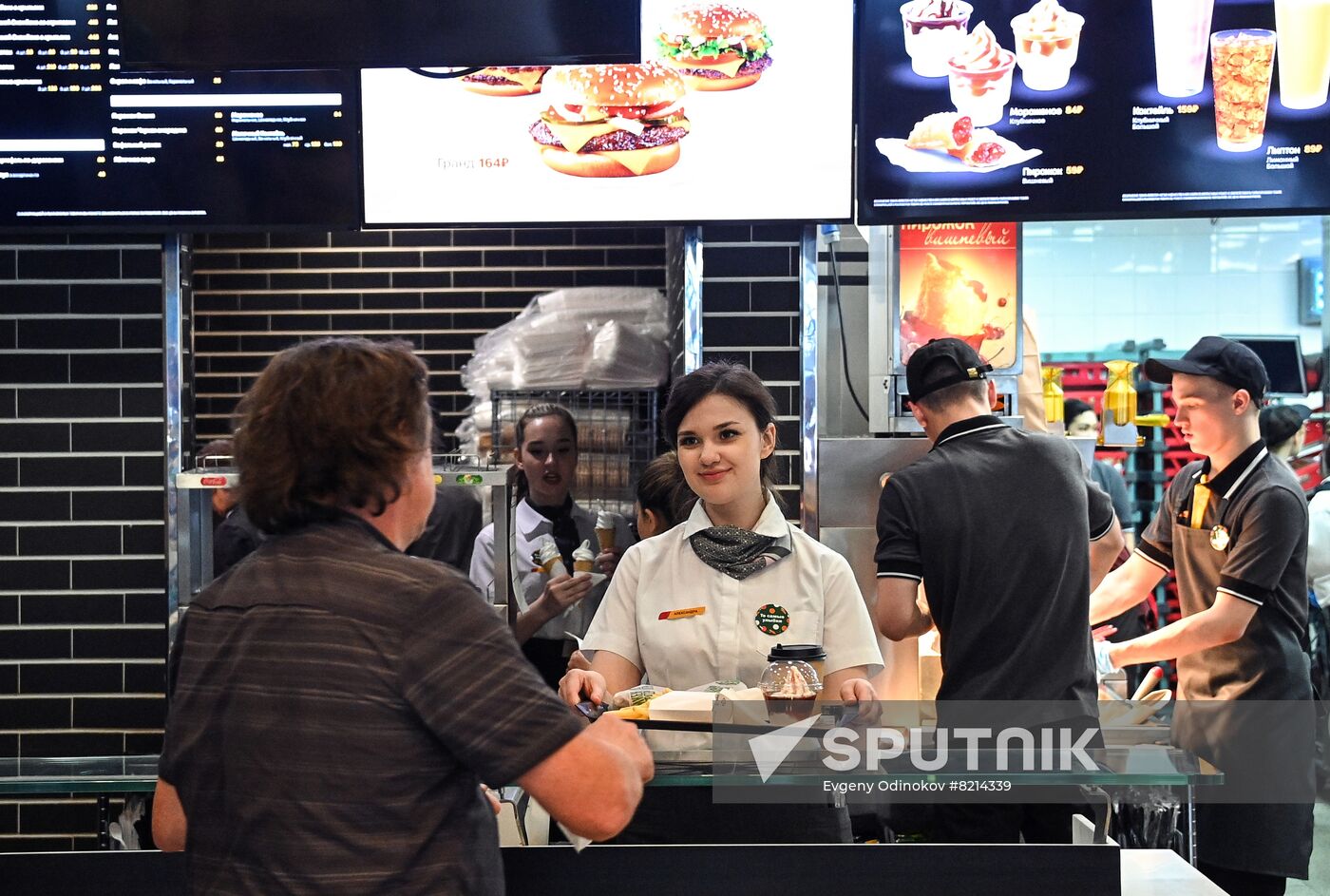 New Vkusno I Tocka (Tasty and That's It) fast-food chain opens in Moscow