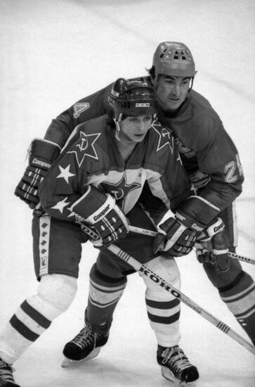 Hockey player Andrei Khomutov