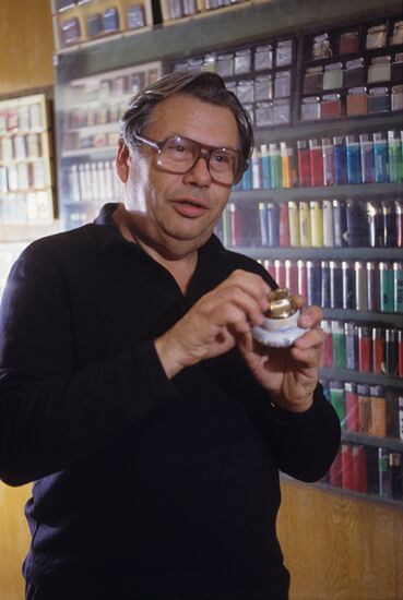 Naum Lerman, collector of cigarette lighters from Moscow