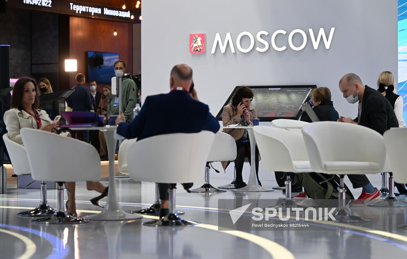 Russia SPIEF Sidelines