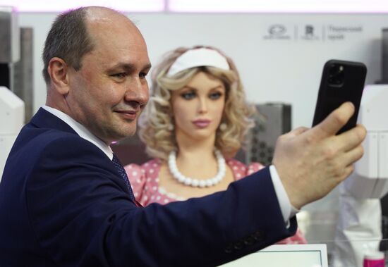 Russia SPIEF Sidelines