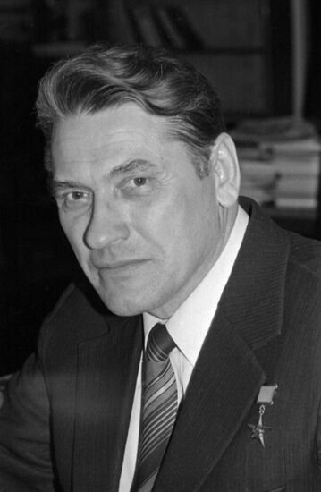 Minsk Tractor Plant metalworker / gauger Yevgeny Klimchenko