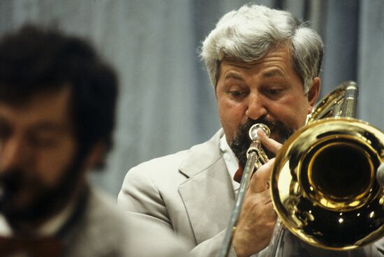 Music band conducted by Oleg Lundstrem