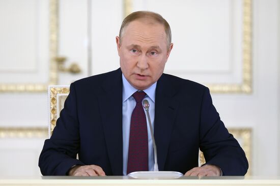 Russia SPIEF Putin Car Industry