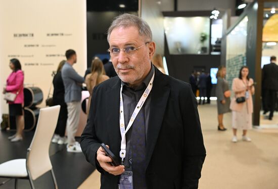 Russia SPIEF Sidelines