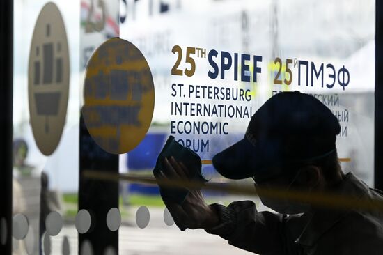 Russia SPIEF Sidelines