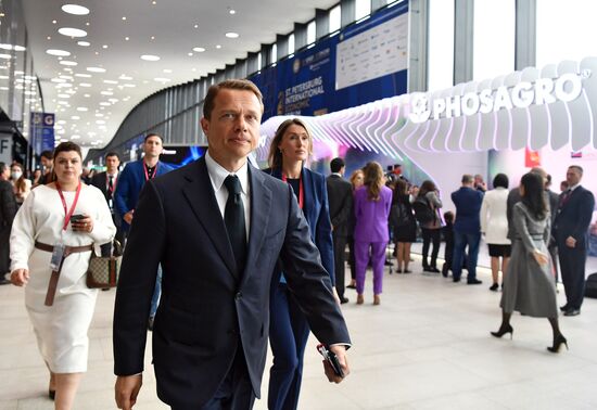 Russia SPIEF Sidelines