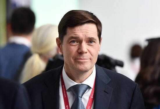Russia SPIEF Sidelines
