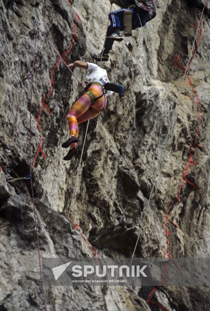 World Cliff Hanging Cup