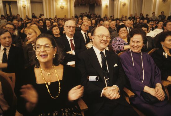 US National Symphonic Orchestra led by Rostropovich tours USSR