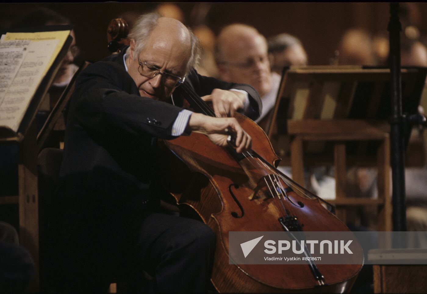 US National Symphony Orchestra conducted by Mstislav Rostropovich performs in USSR