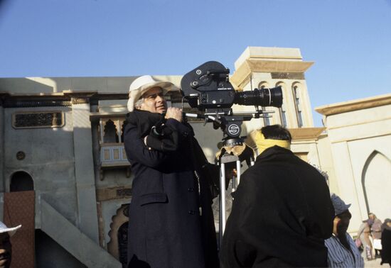 Filming Soviet-Indian Ajooba