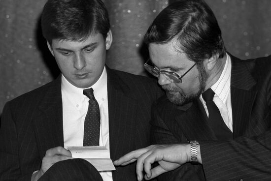 American descendants of prominent Russian families visit Soviet Union