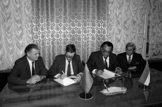 Delegation from Singapore visits Soviet Union