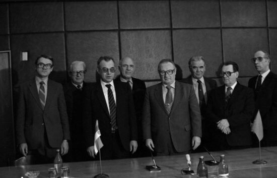 Signing working protocol between Novosti Press Agency and Sofia Press